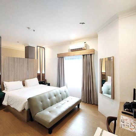 Royal Park Hotel Samarinda Exterior photo