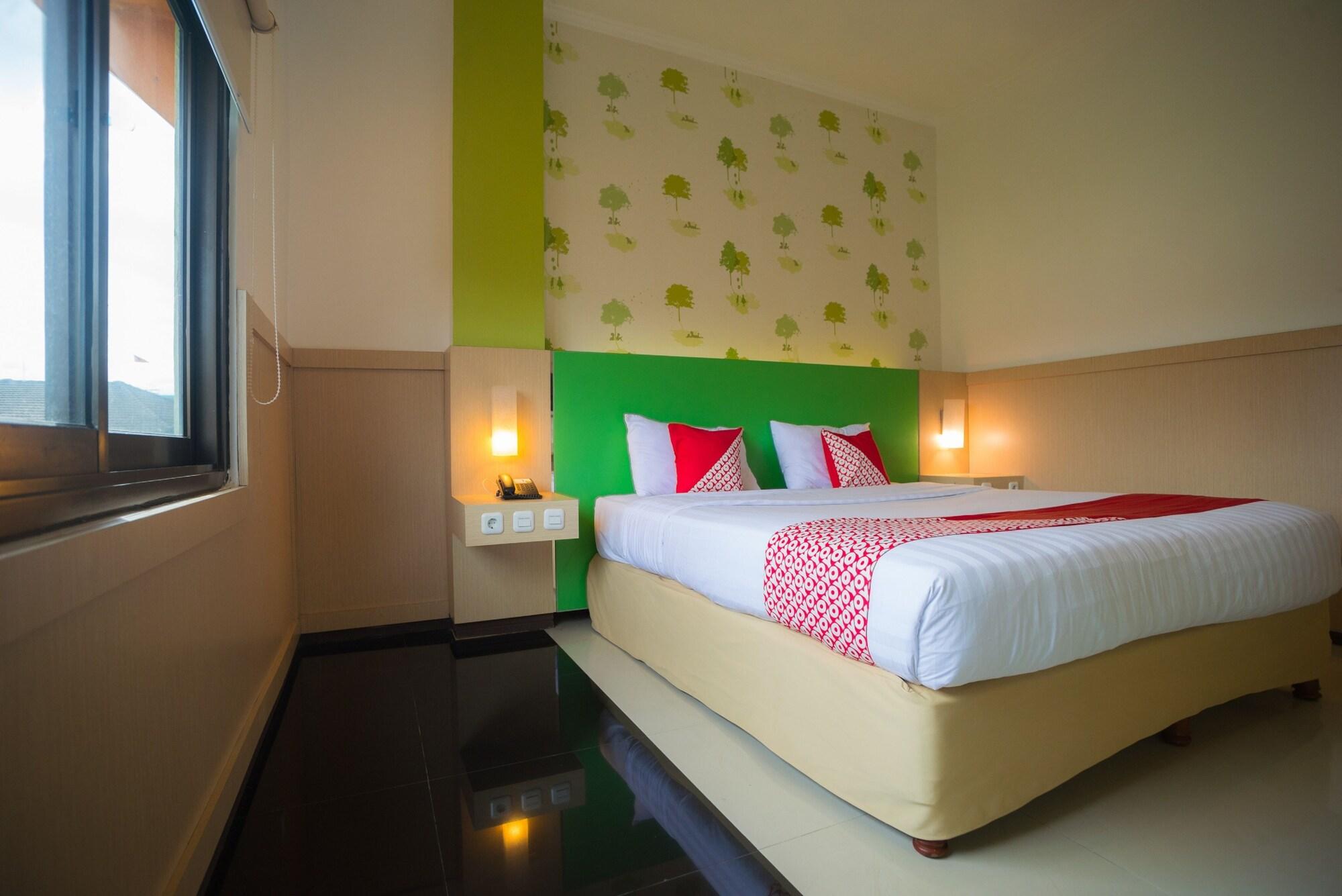 Royal Park Hotel Samarinda Exterior photo
