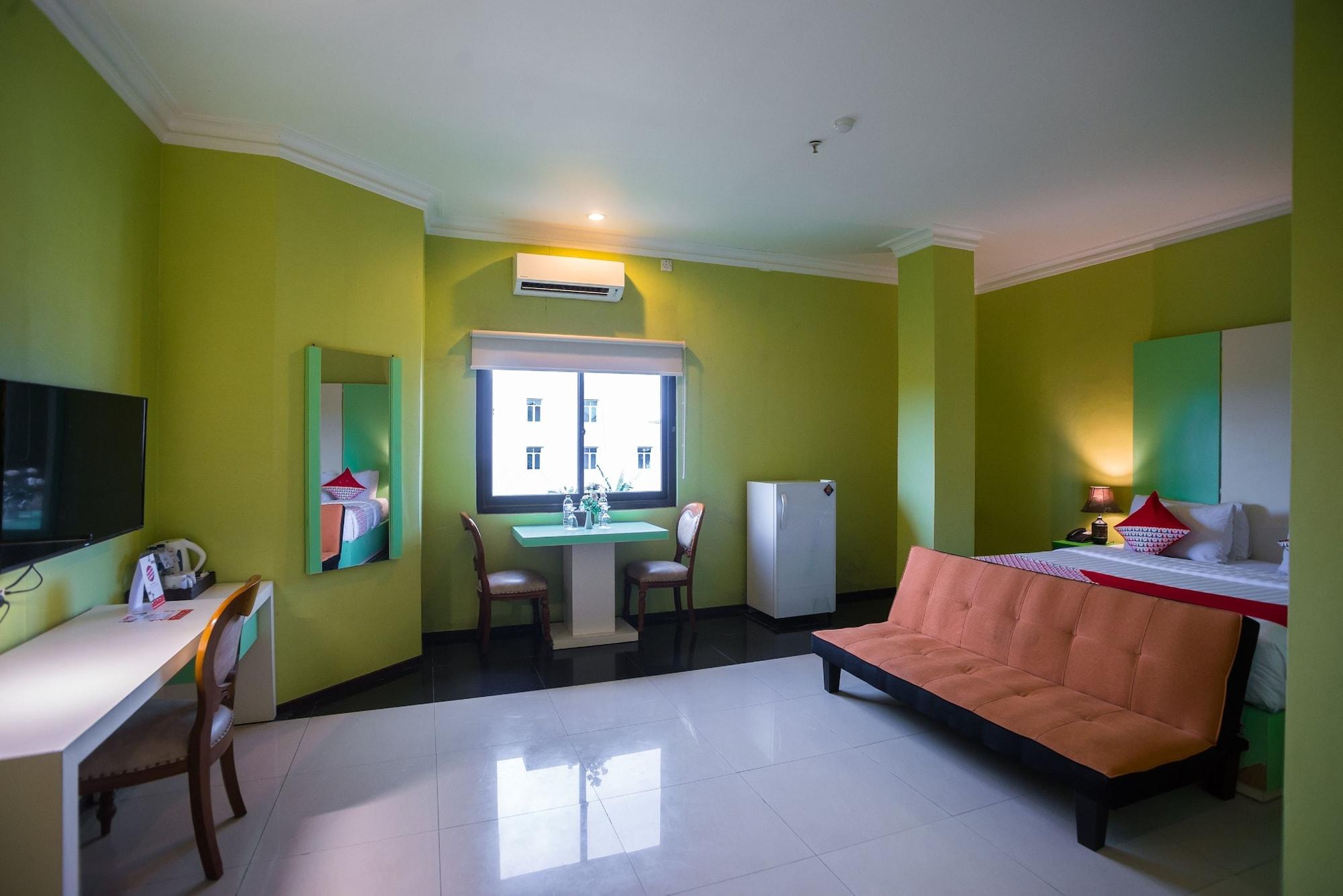 Royal Park Hotel Samarinda Exterior photo