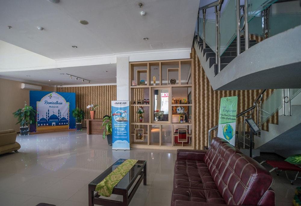 Royal Park Hotel Samarinda Exterior photo